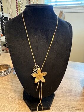 1980s Gold Floral Lariat Necklace